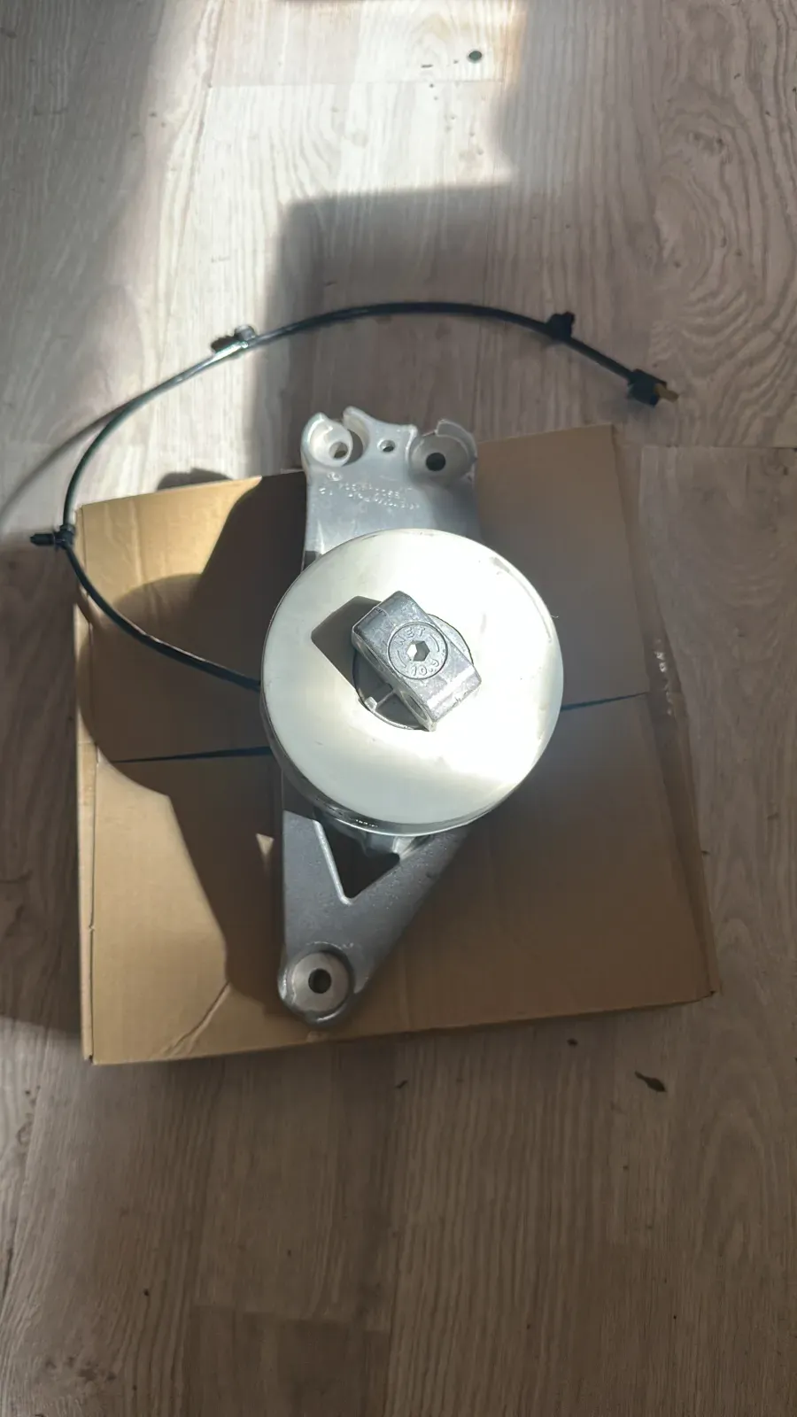 Mercedes Benz Orijinal A2232409400 Motor Kulağı Sıfır A2232400201 – görsel 1