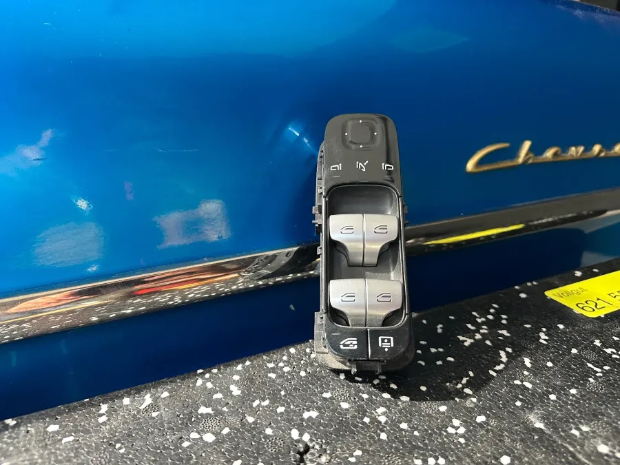 Mercedes Benz Orijinal Sıfır A2069007607 Cam Düğmesi – görsel 2